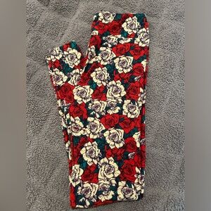 Gorgeous, vibrant LLR leggings, buttery soft, size “OS”